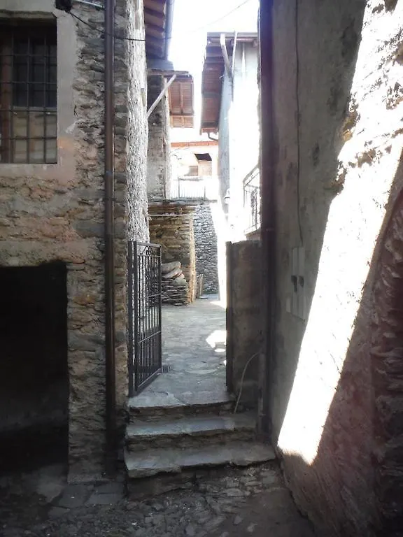 Gravedona Village House